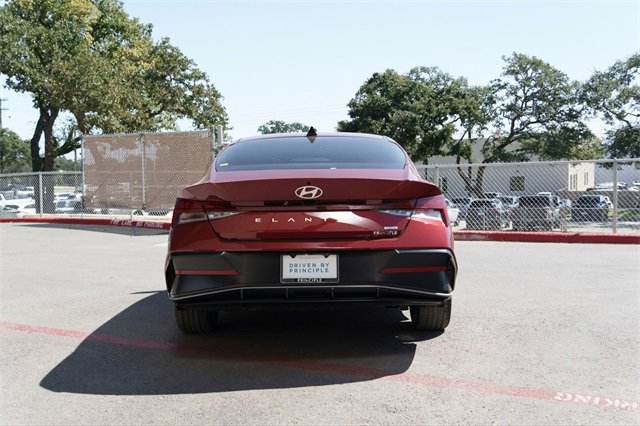 Certified 2025 Hyundai Elantra Limited image 5