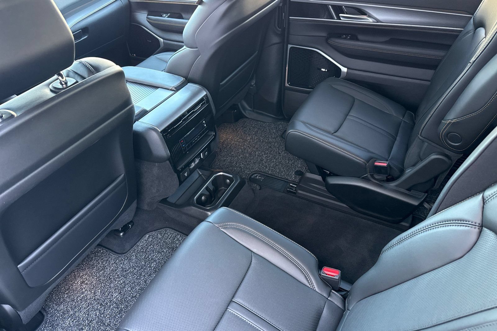 New 2026 Jeep Grand Wagoneer 4WD image 11