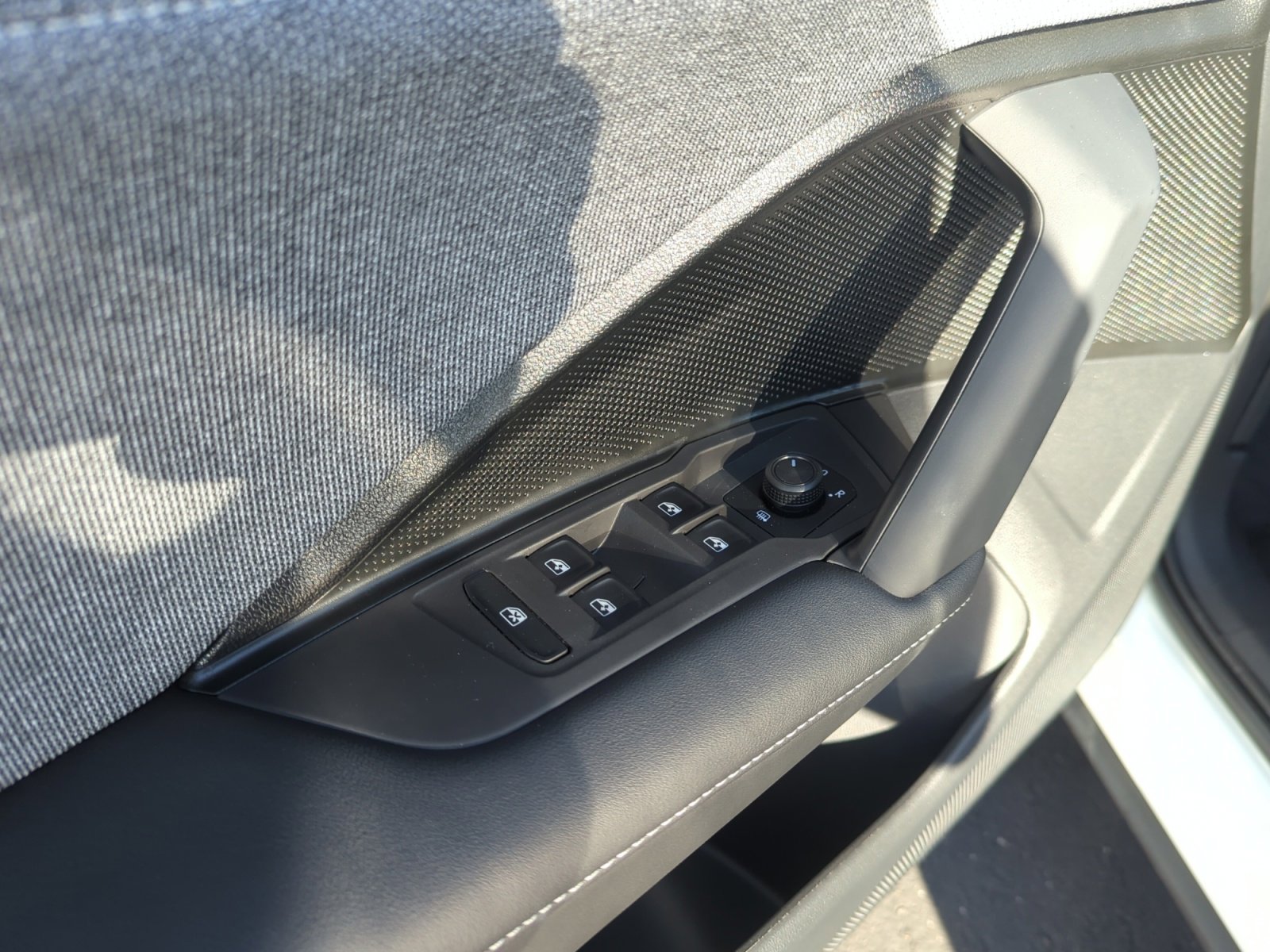 New 2025 Volkswagen Tiguan S image 13