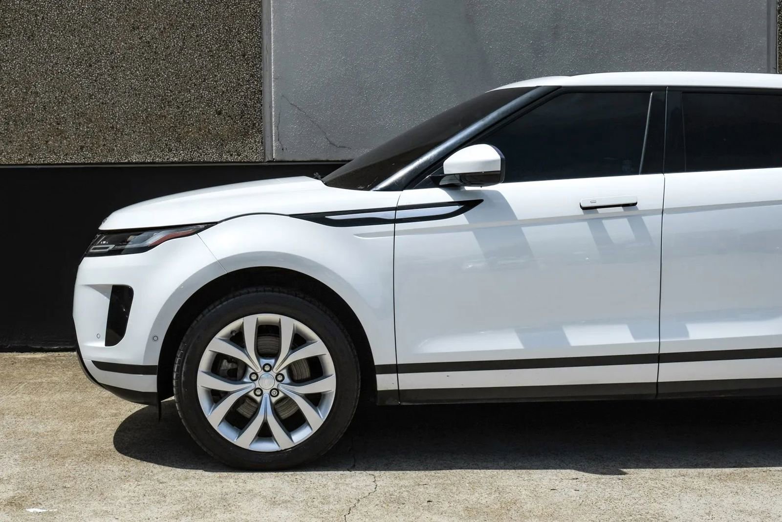 Used 2020 Land Rover Range Rover Evoque SE AWD/4WD image 15