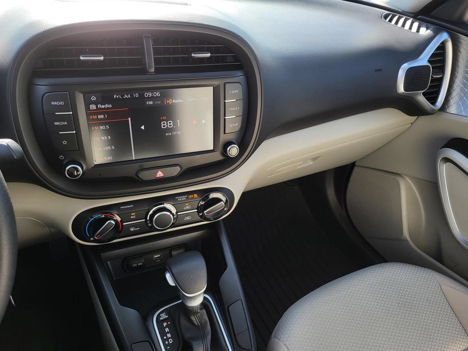Used 2024 Kia Soul LX w/ Option Group 015 FWD image 20