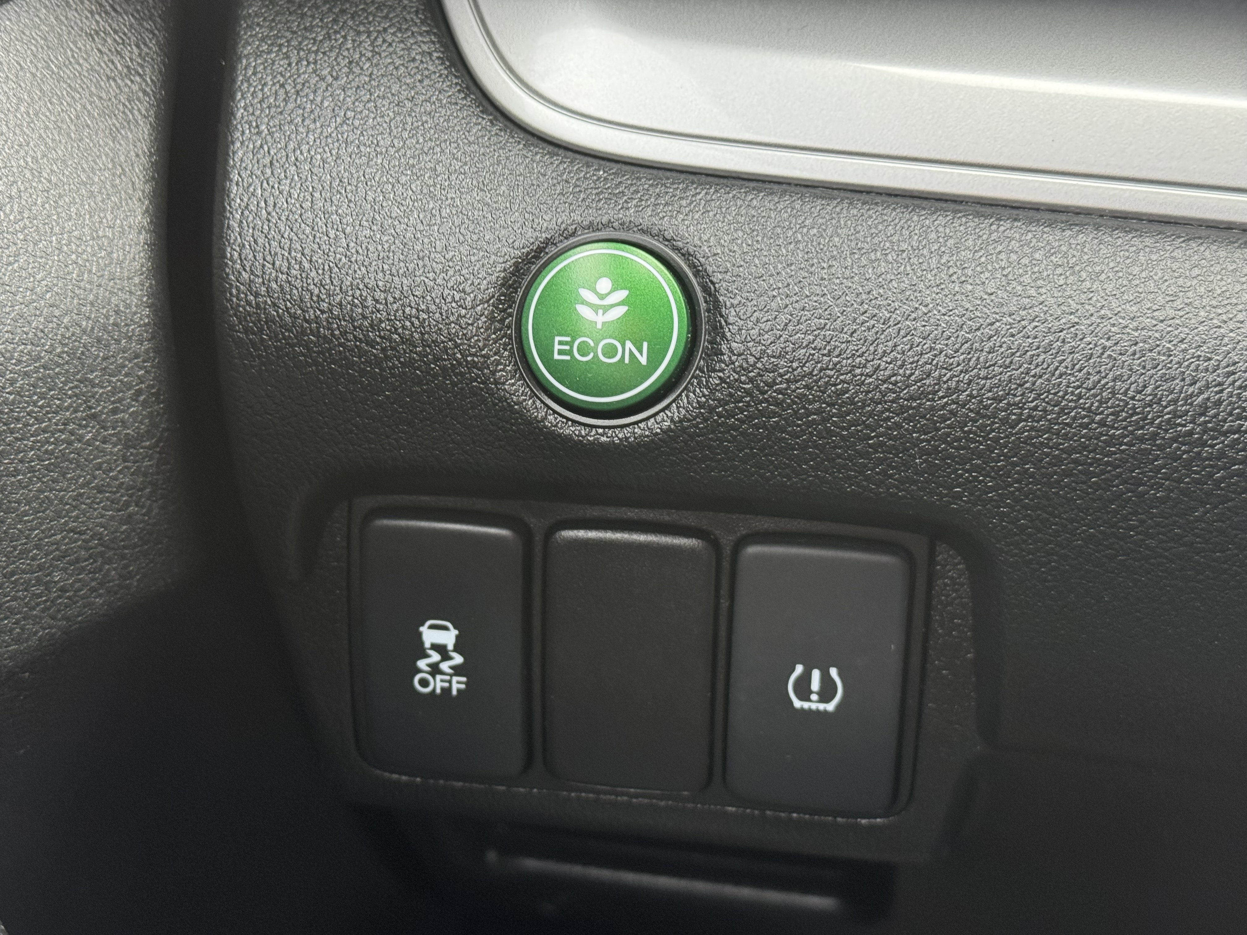 Used 2015 Honda CR-V LX image 8