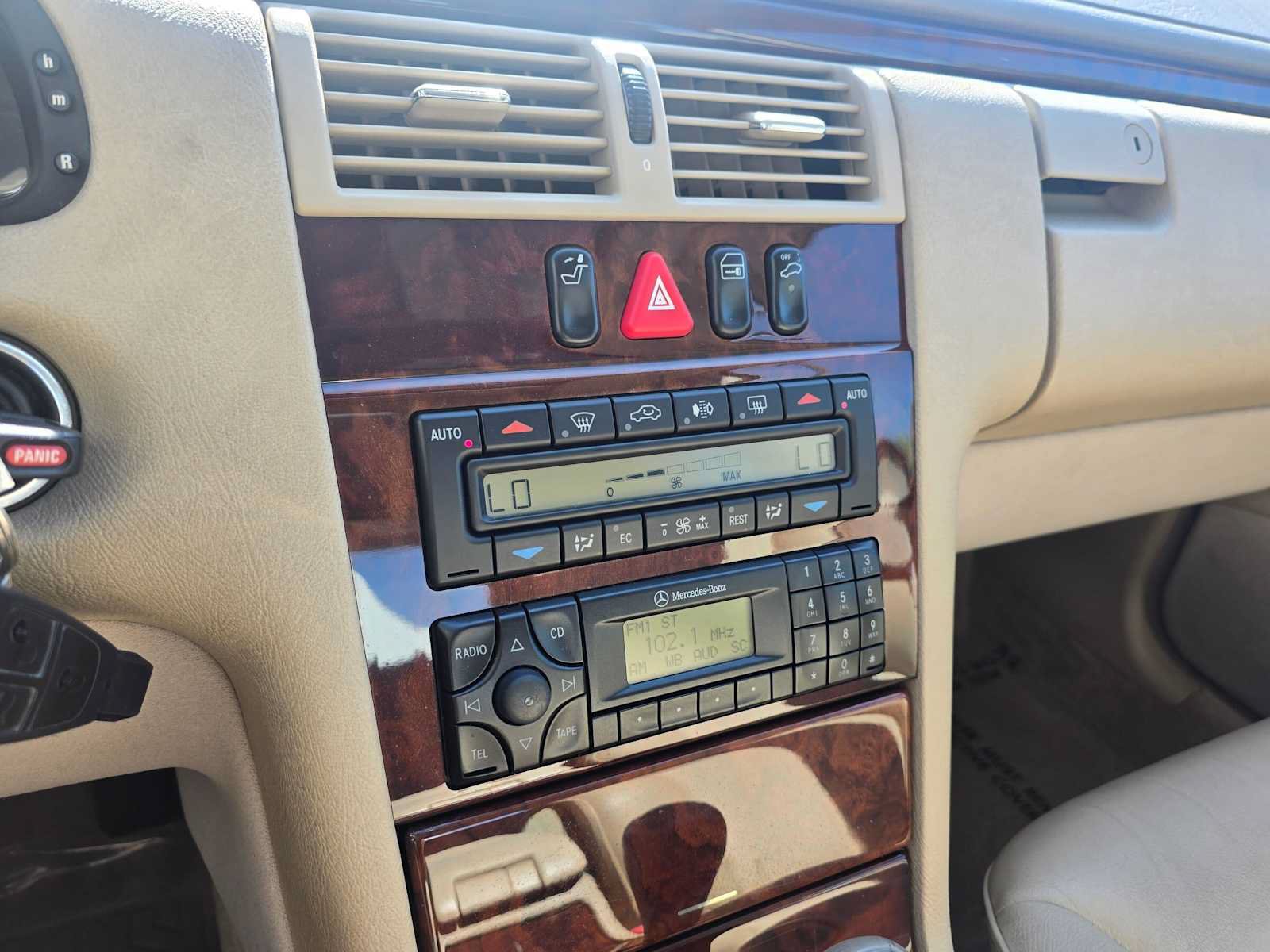 Used 1999 Mercedes-Benz E 320 Sedan image 27