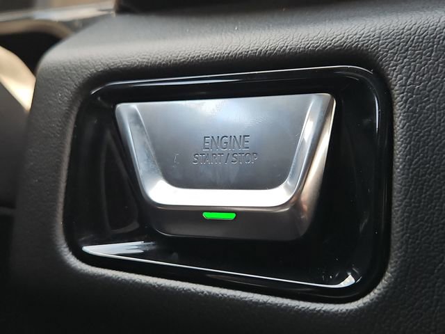 Used 2025 GMC Yukon XL Denali AWD/4WD image 26