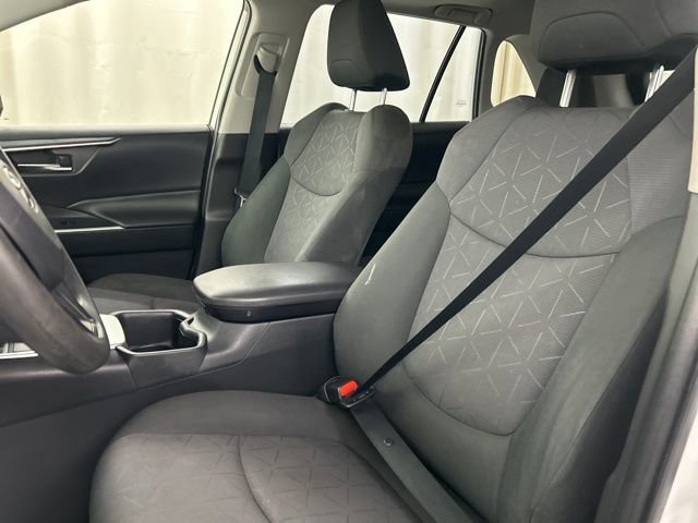Used 2023 Toyota RAV4 XLE w/ Convenience Package image 9
