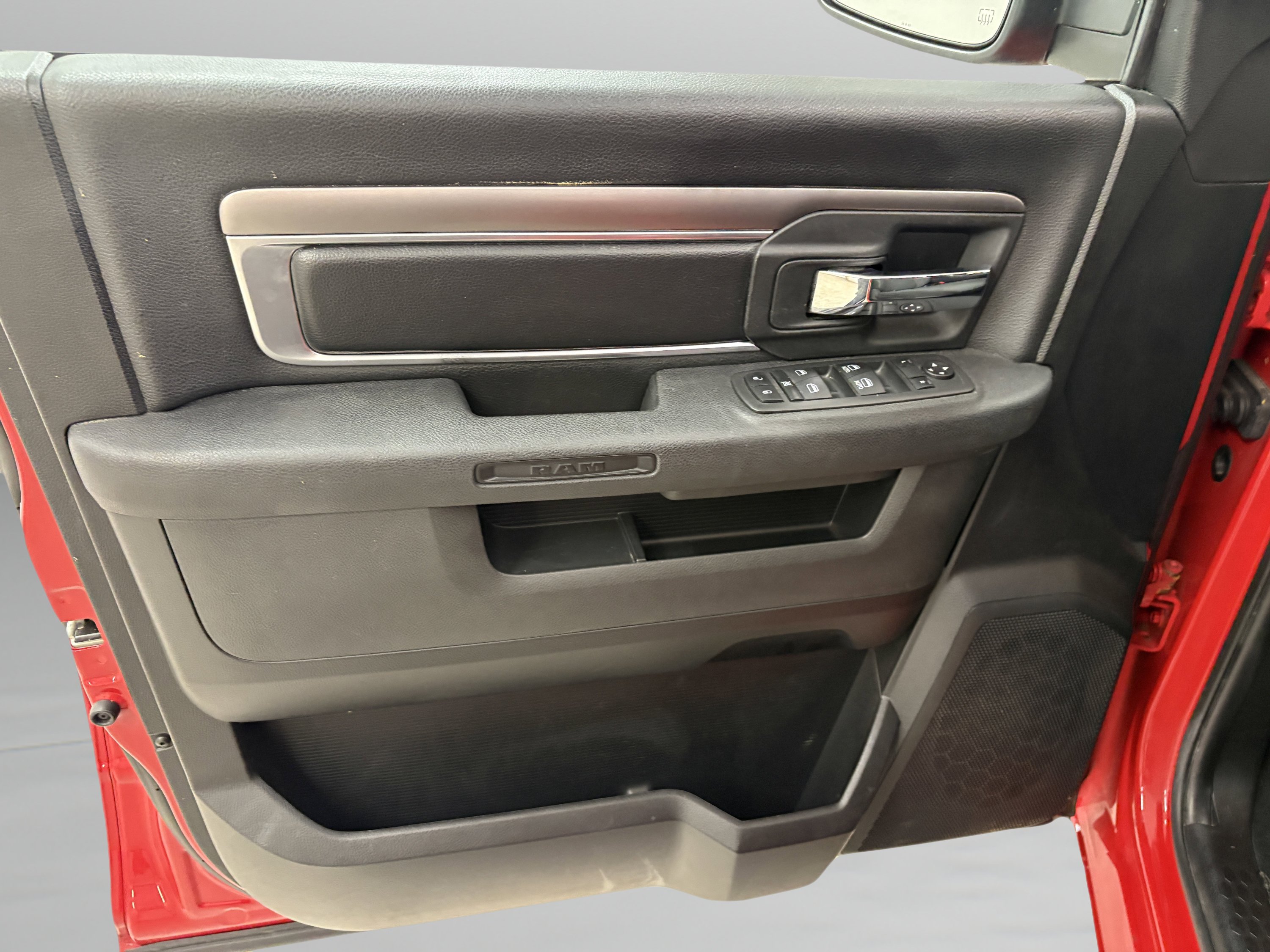Used 2024 RAM 1500 Classic Warlock RWD image 22
