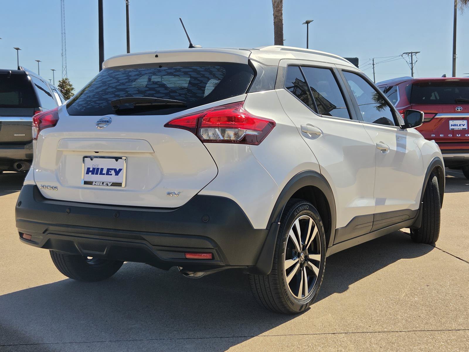 Used 2020 Nissan Kicks SV FWD image 4