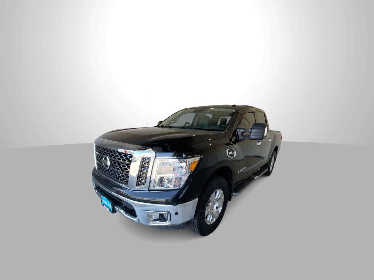 Used 2017 Nissan Titan SV AWD/4WD image 4