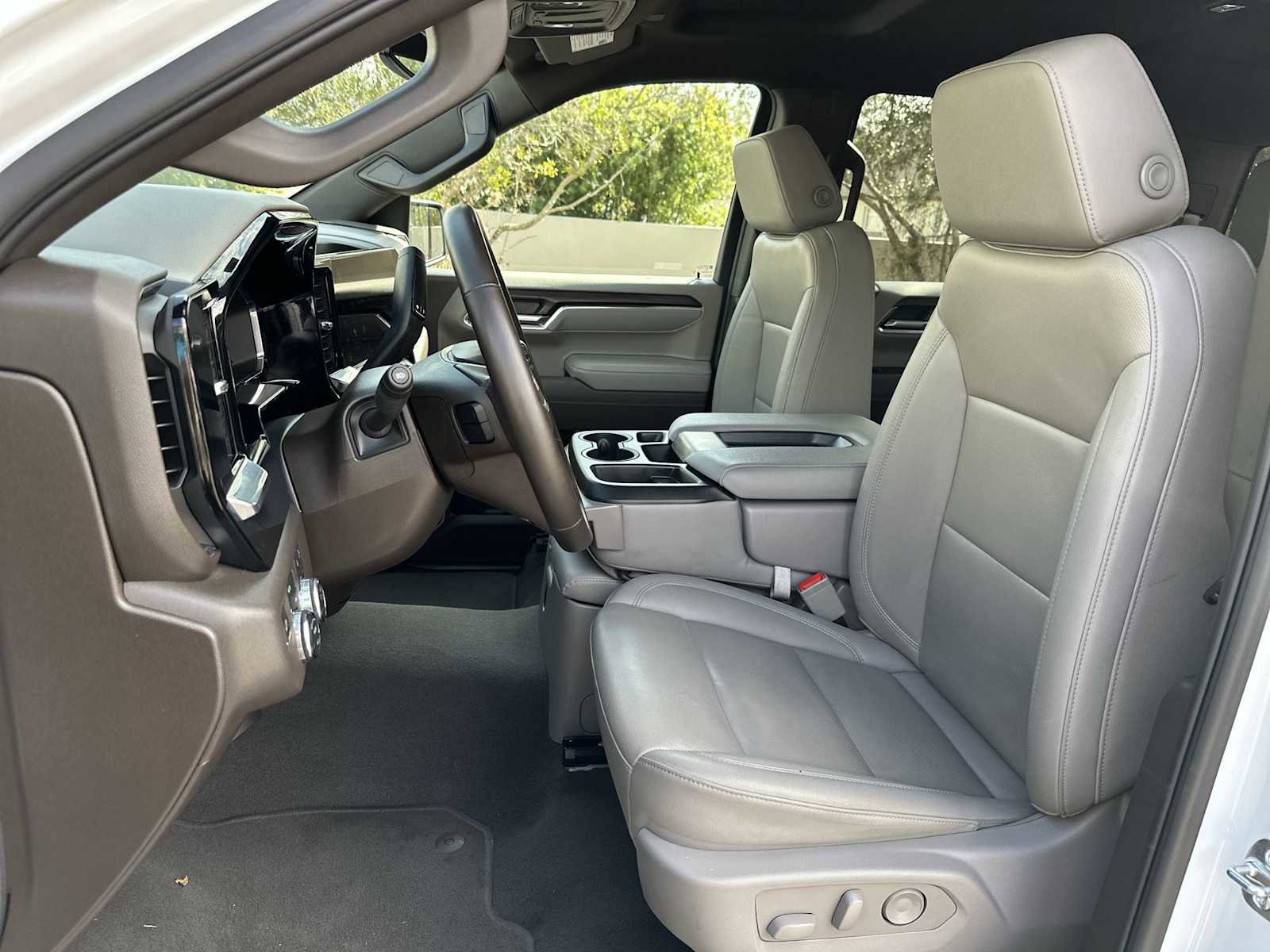 Certified 2025 GMC Sierra 1500 SLT image 15