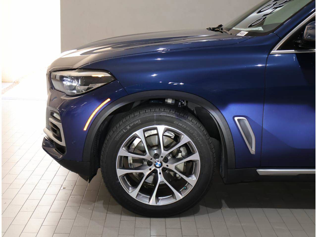 Used 2019 BMW X5 xDrive40i w/ Convenience Package AWD/4WD image 4