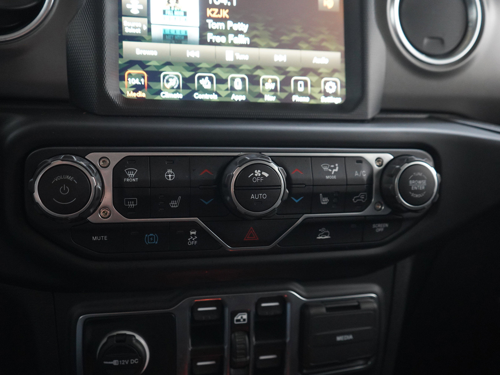 Used 2023 Jeep Wrangler Unlimited Rubicon 4xe w/ Cold Weather Group image 22