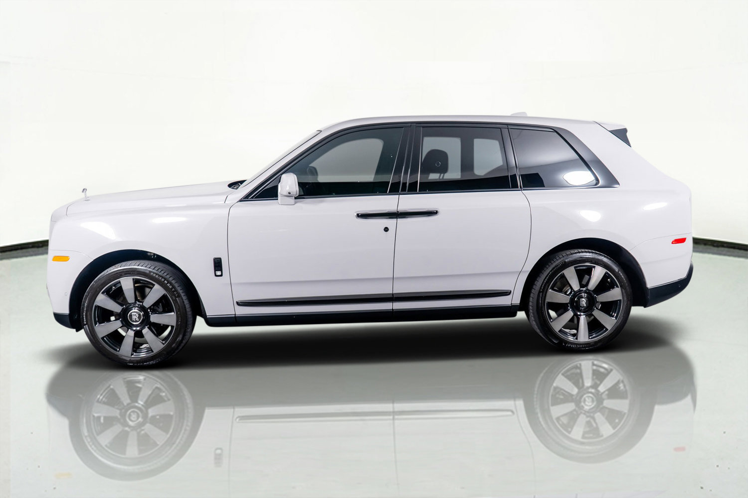 Used 2023 Rolls-Royce Cullinan image 15