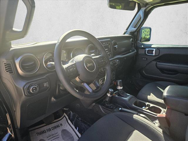 Used 2023 Jeep Gladiator Sport image 11