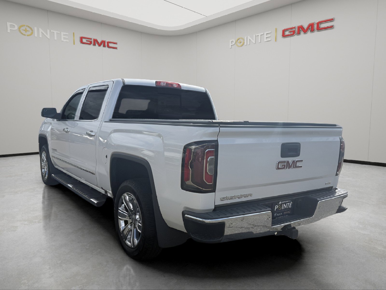 Used 2017 GMC Sierra 1500 SLT AWD/4WD image 5