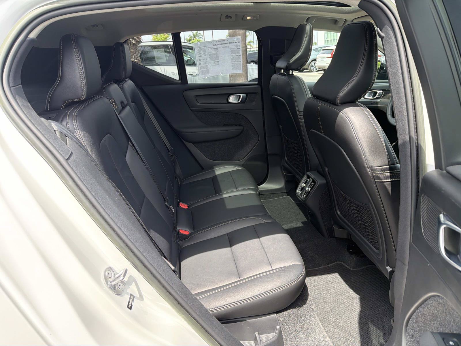 Certified 2023 Volvo XC40 B5 Ultimate AWD/4WD image 24
