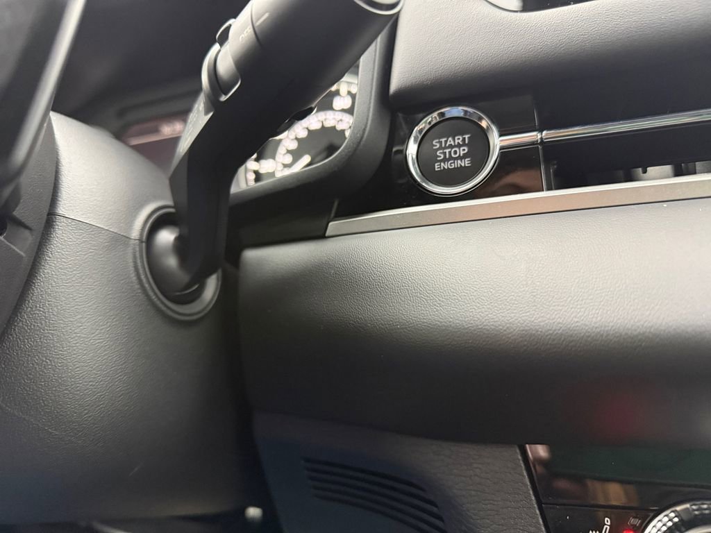 New 2026 Mitsubishi Outlander SE image 30