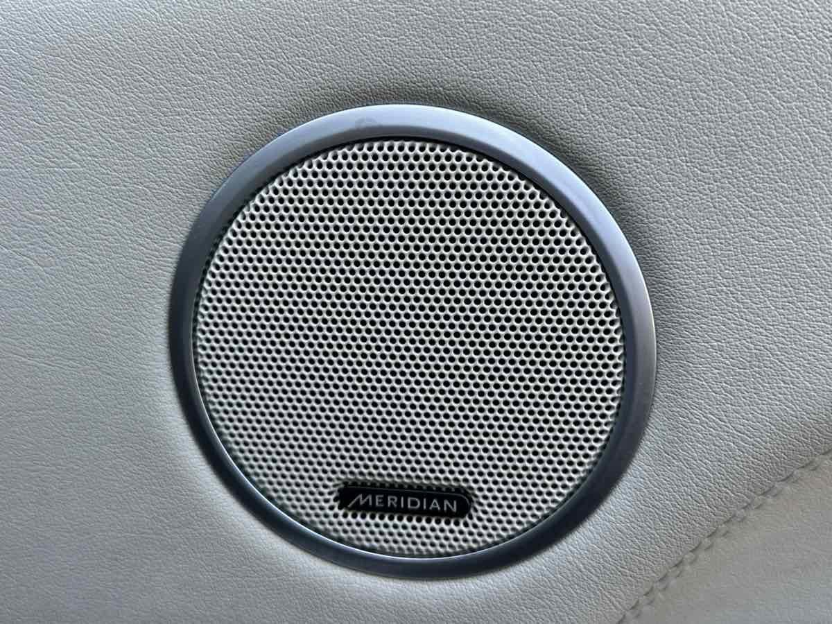 Used 2014 Land Rover Range Rover HSE image 15