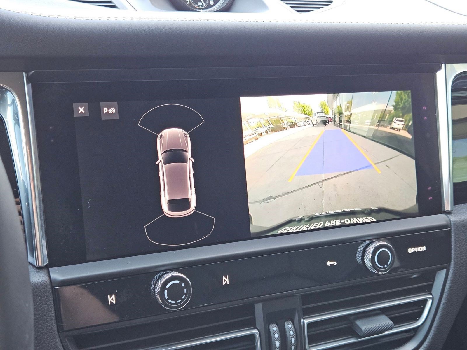 Certified 2026 Porsche Macan image 19