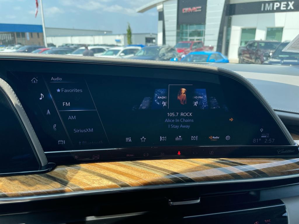 Used 2023 Cadillac Escalade Sport Platinum w/ LPO, ONYX Package image 21