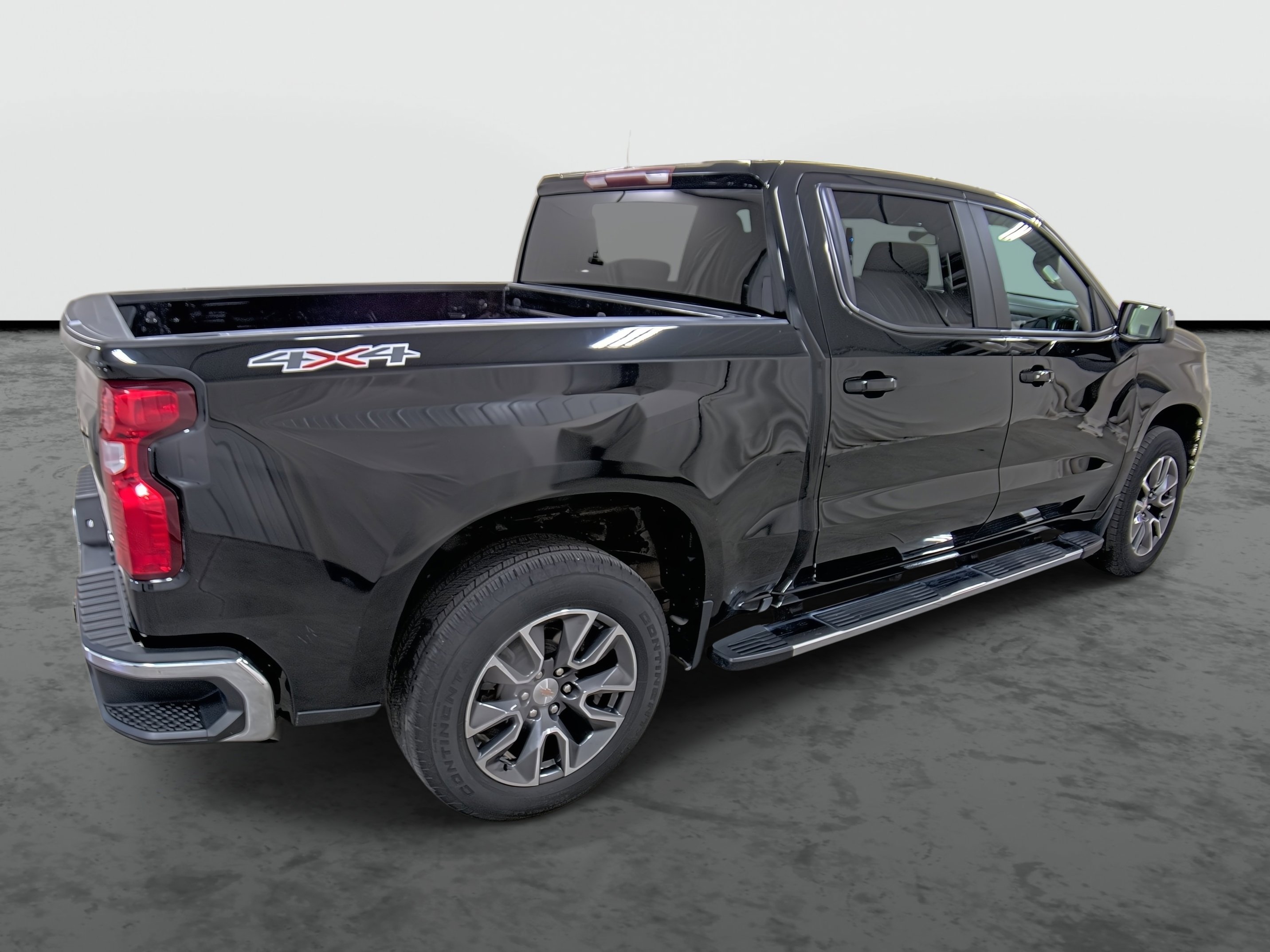 Used 2021 Chevrolet Silverado 1500 LT AWD/4WD image 4