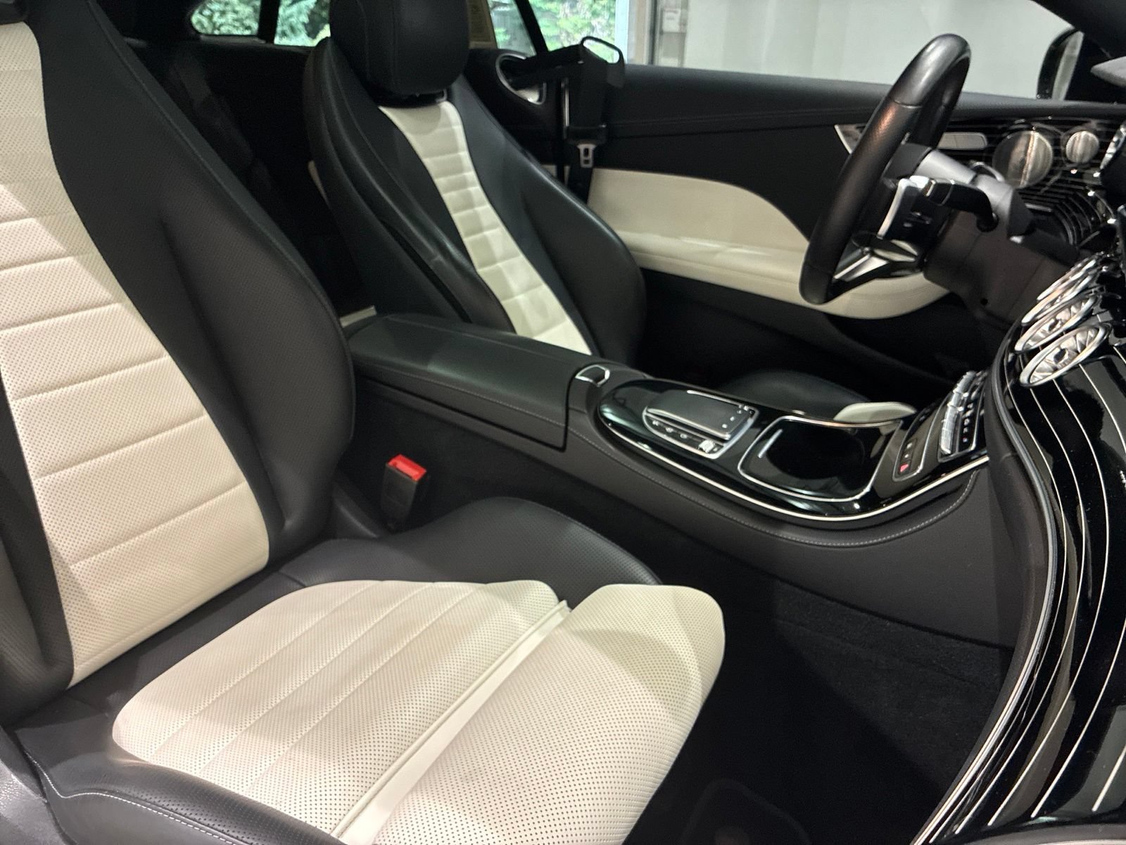 Used 2022 Mercedes-Benz E 450 4MATIC Coupe image 31