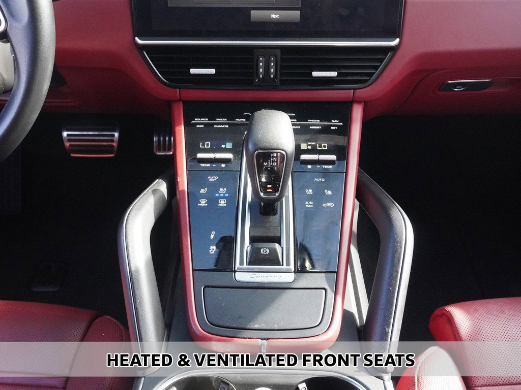 Used 2022 Porsche Cayenne GTS w/ Premium Package Plus AWD/4WD image 7