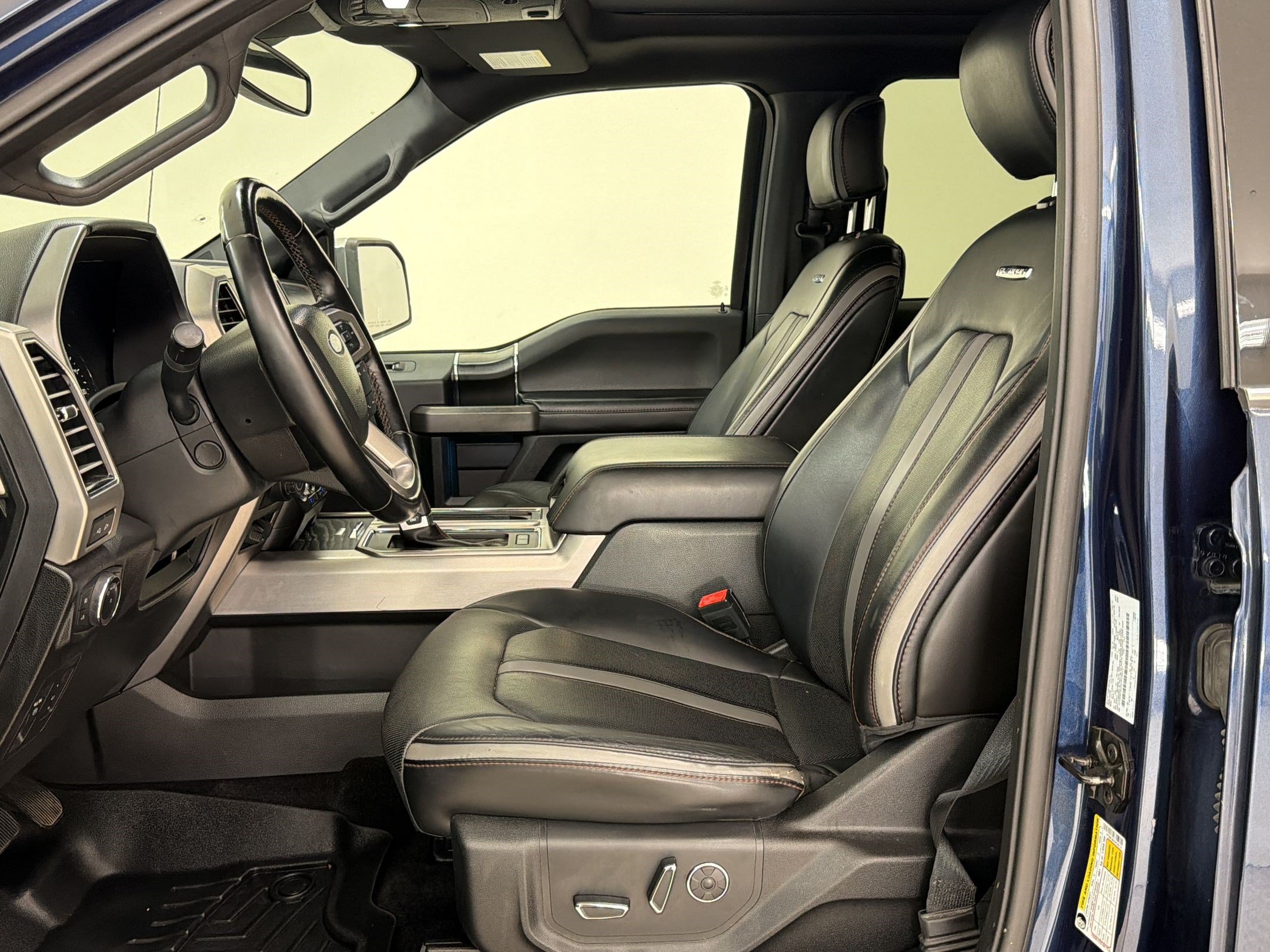 Used 2018 Ford F150 Platinum w/ Equipment Group 701A Luxury AWD/4WD image 5