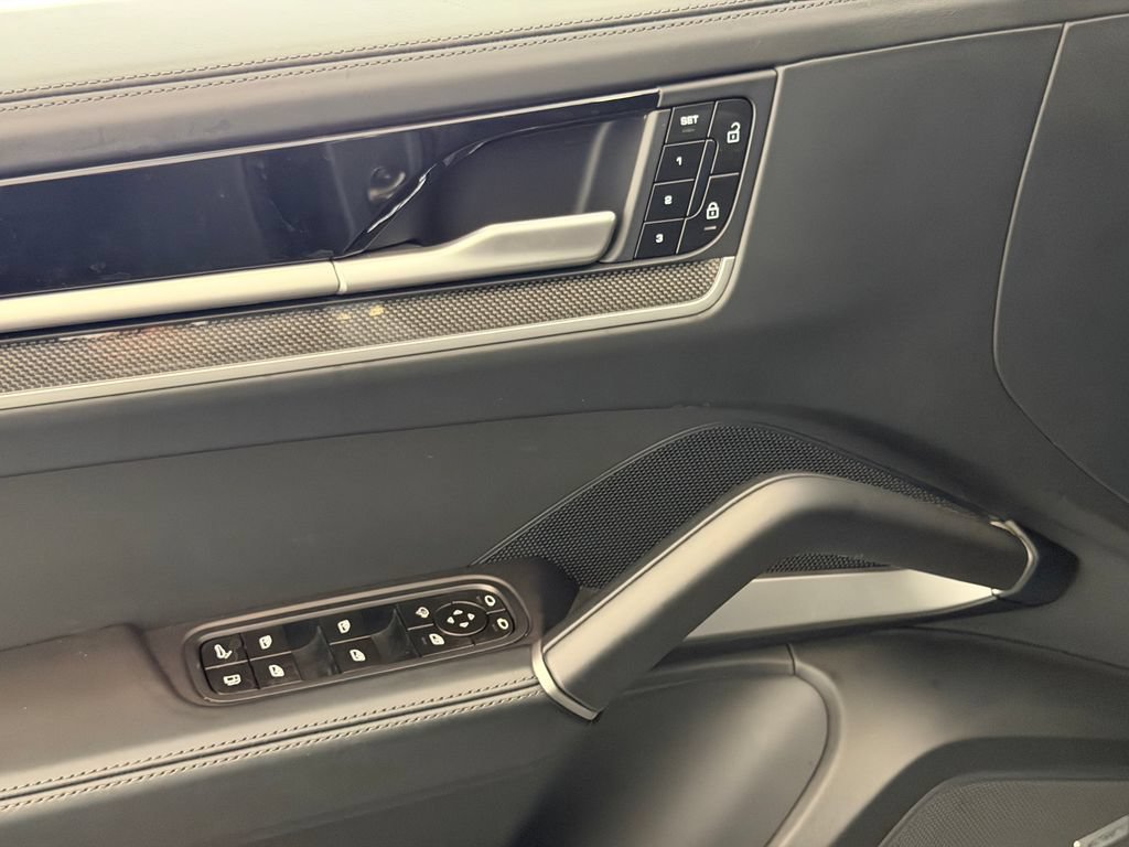 Certified 2025 Porsche Cayenne Turbo AWD/4WD image 14