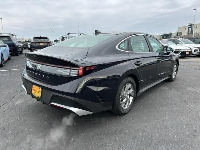 Used 2026 Hyundai Sonata SE FWD image 3