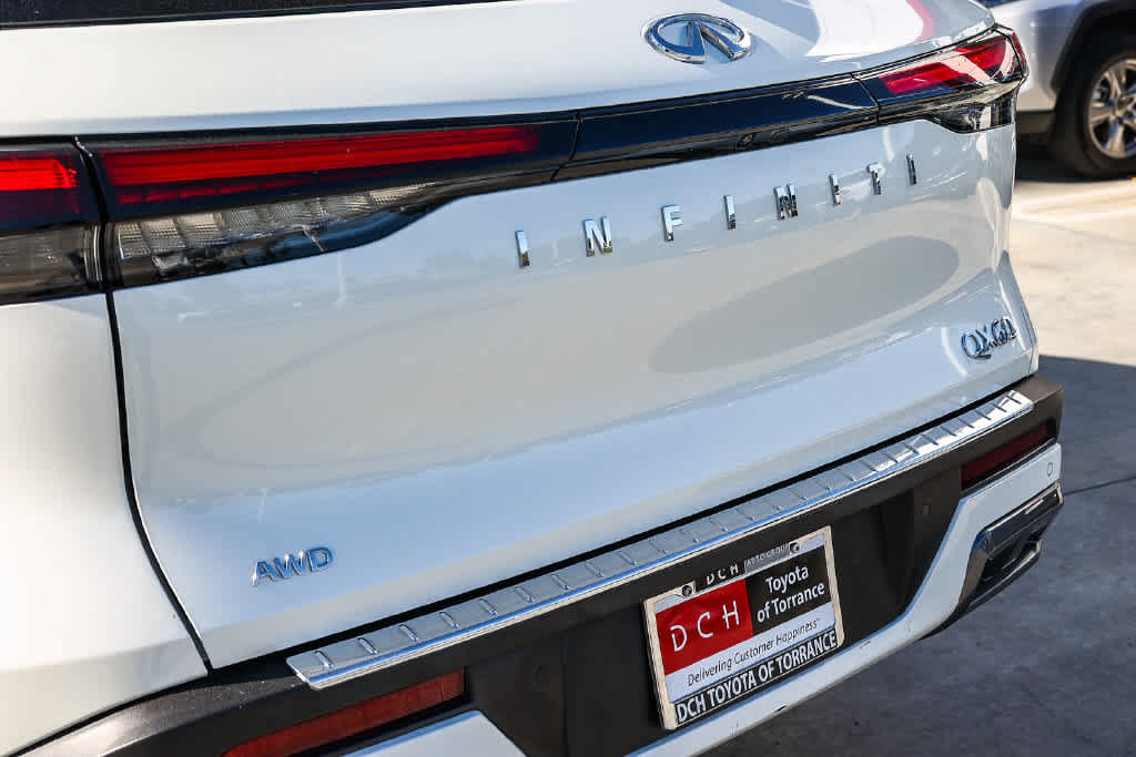 Used 2023 INFINITI QX60 Sensory AWD/4WD image 6