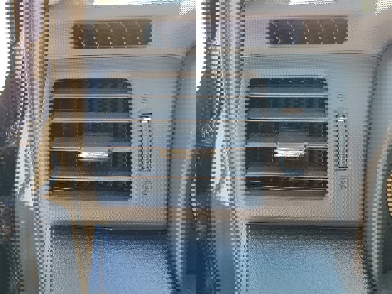 Used 2024 Toyota 4Runner Limited image 32