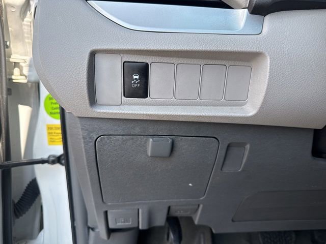 Used 2015 Toyota Sienna L image 21