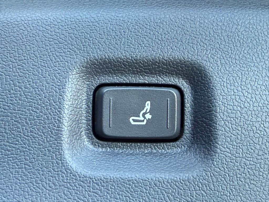 Used 2025 Toyota Tacoma SR5 image 20