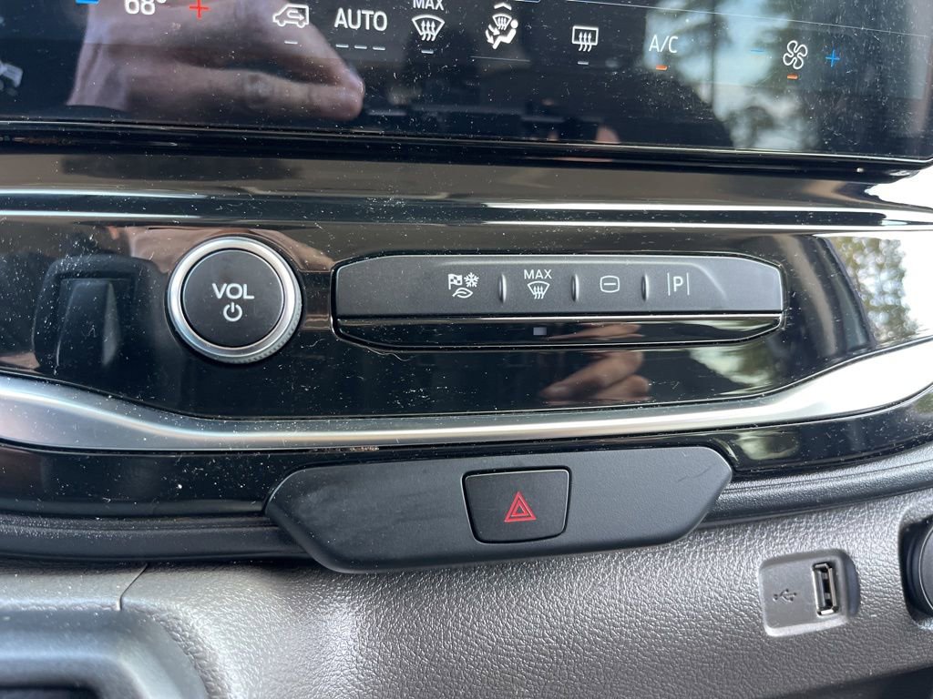 Used 2024 Ford Transit 350 XLT image 12