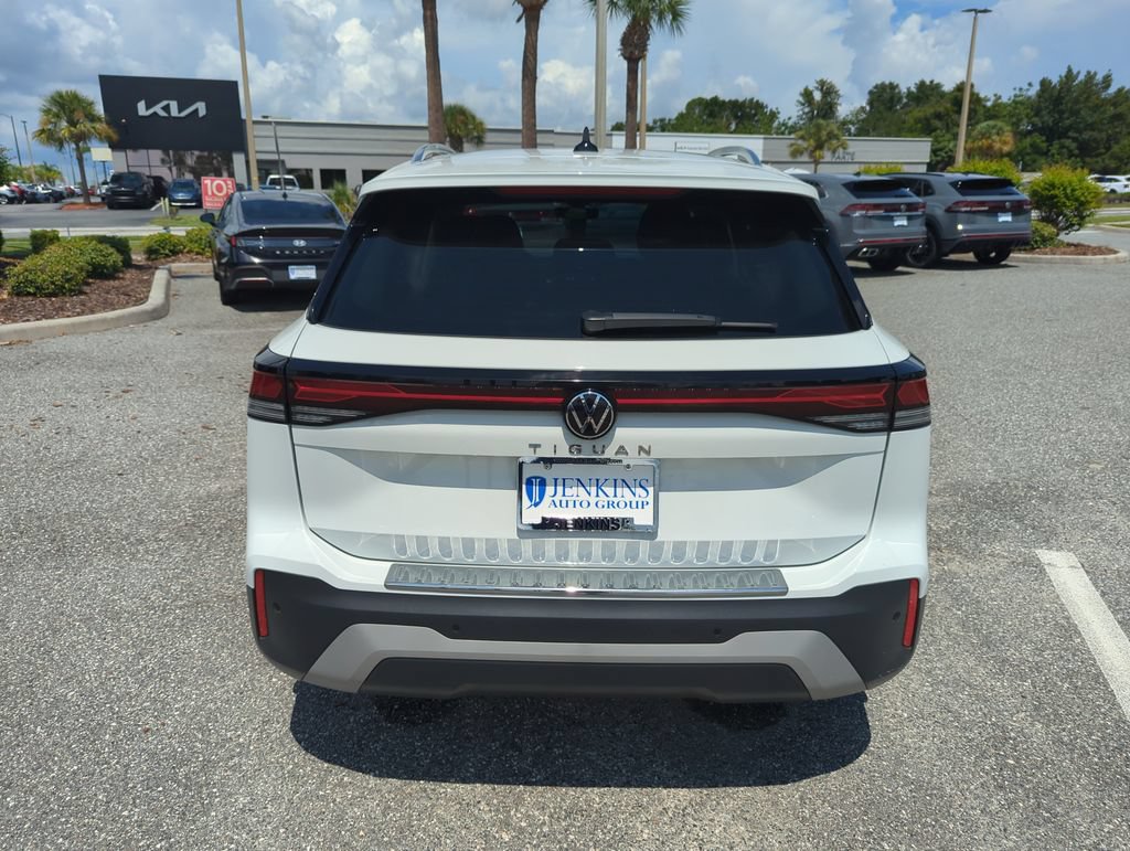 Used 2025 Volkswagen Tiguan S FWD image 7