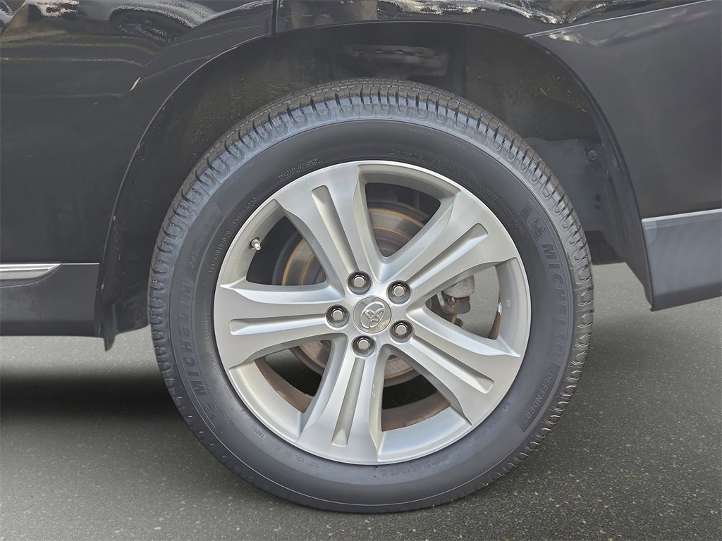 Used 2013 Toyota Highlander Limited image 34