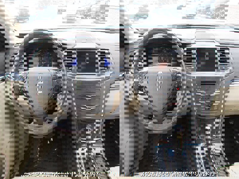 Used 2015 Lincoln MKS AWD w/ Equipment Group 101A image 19