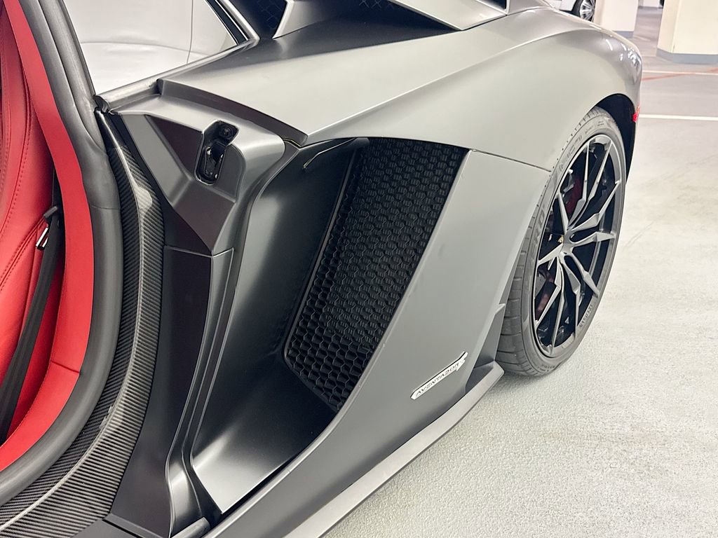 Used 2018 Lamborghini Aventador S image 26