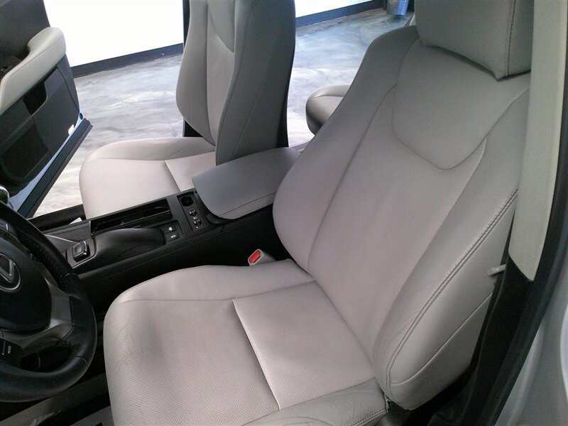 Used 2015 Lexus RX 450h AWD image 31