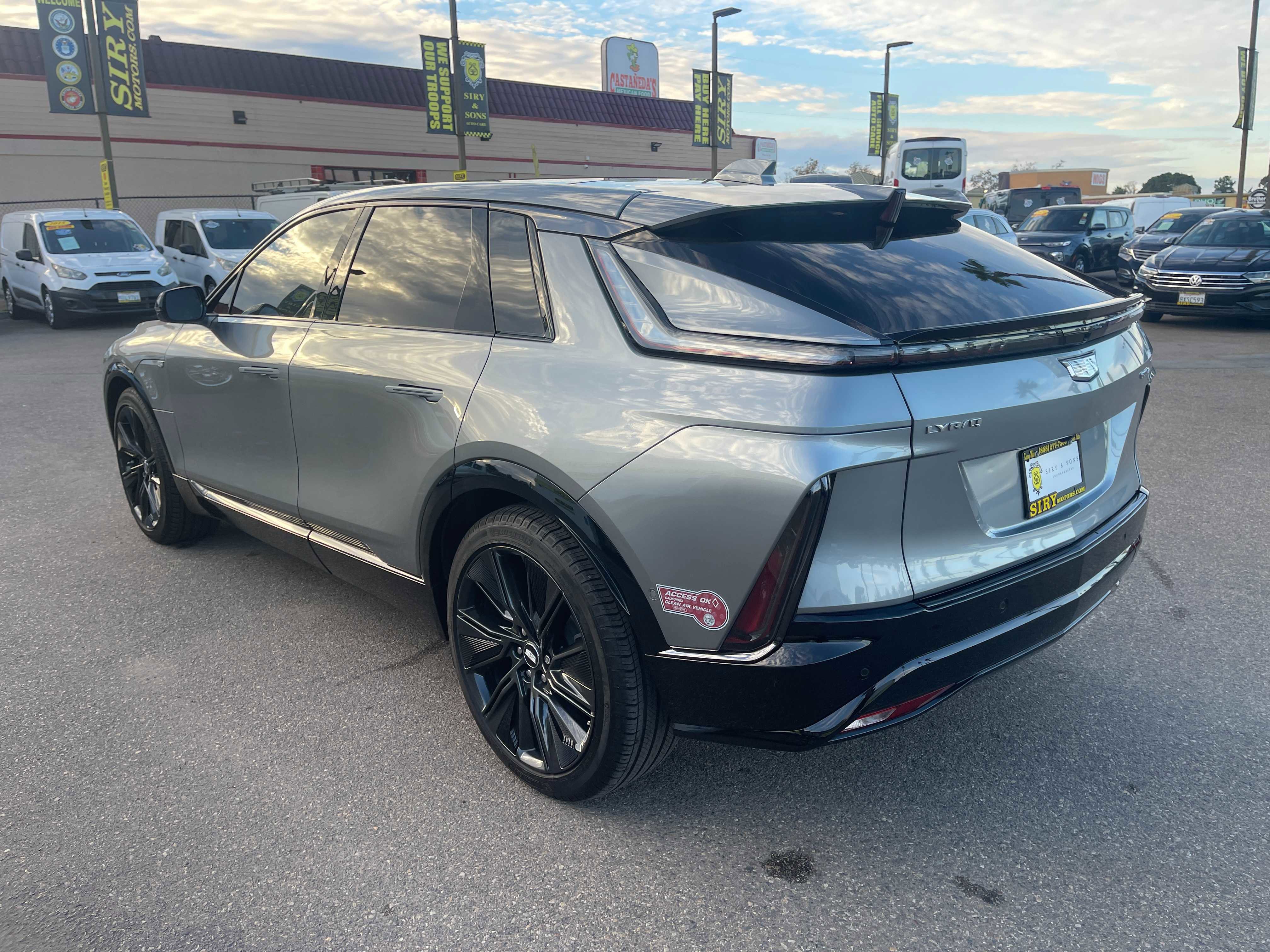 Used 2024 Cadillac Lyriq Sport image 5