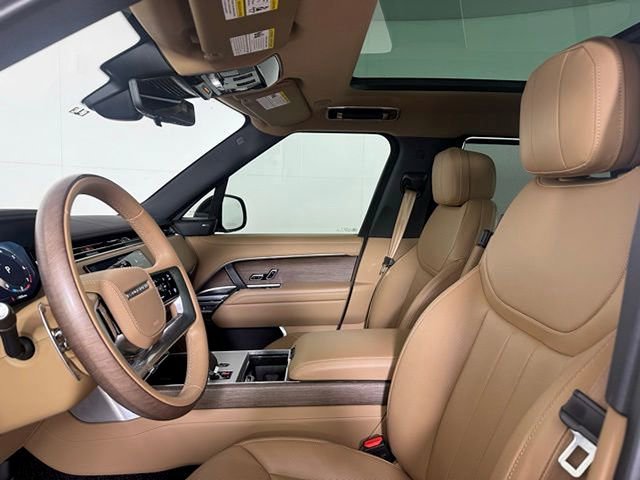 Certified 2025 Land Rover Range Rover SE image 31