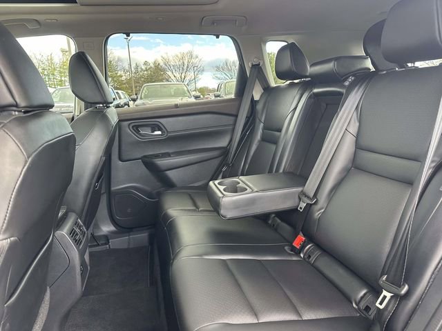 Used 2022 Nissan Rogue SV w/ SV Premium Package image 17