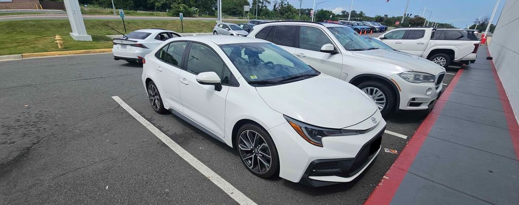 Used 2022 Toyota Corolla SE FWD image 1