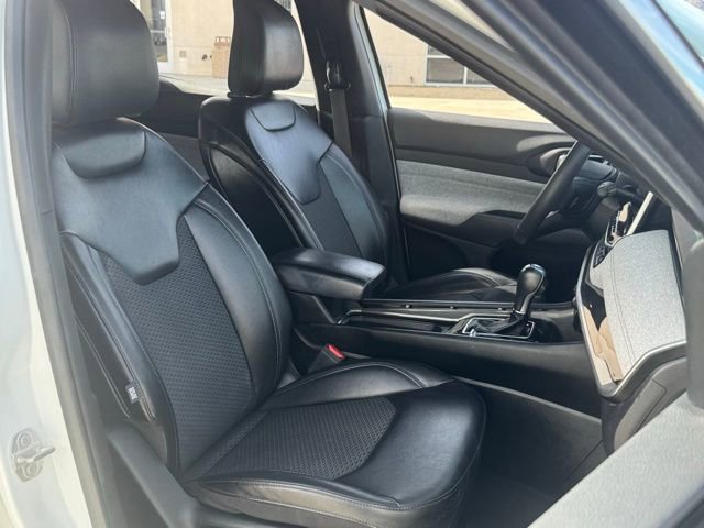 Used 2023 Jeep Compass Latitude image 39