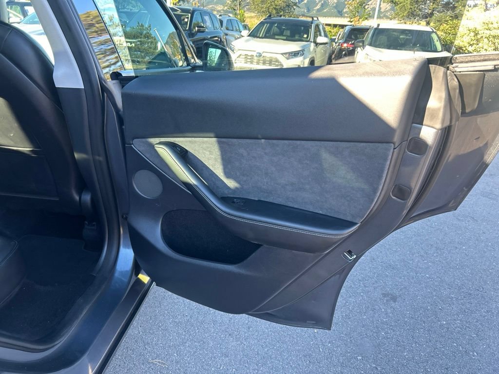 Used 2023 Tesla Model Y Long Range AWD/4WD image 14