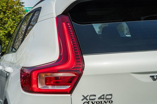 New 2026 Volvo XC40 B5 Plus w/ Climate Package image 7
