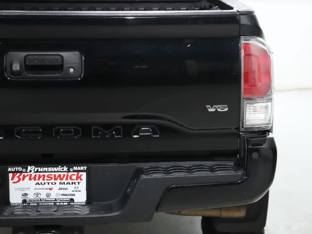 Certified 2020 Toyota Tacoma TRD Off-Road w/ Technology Package AWD/4WD image 43