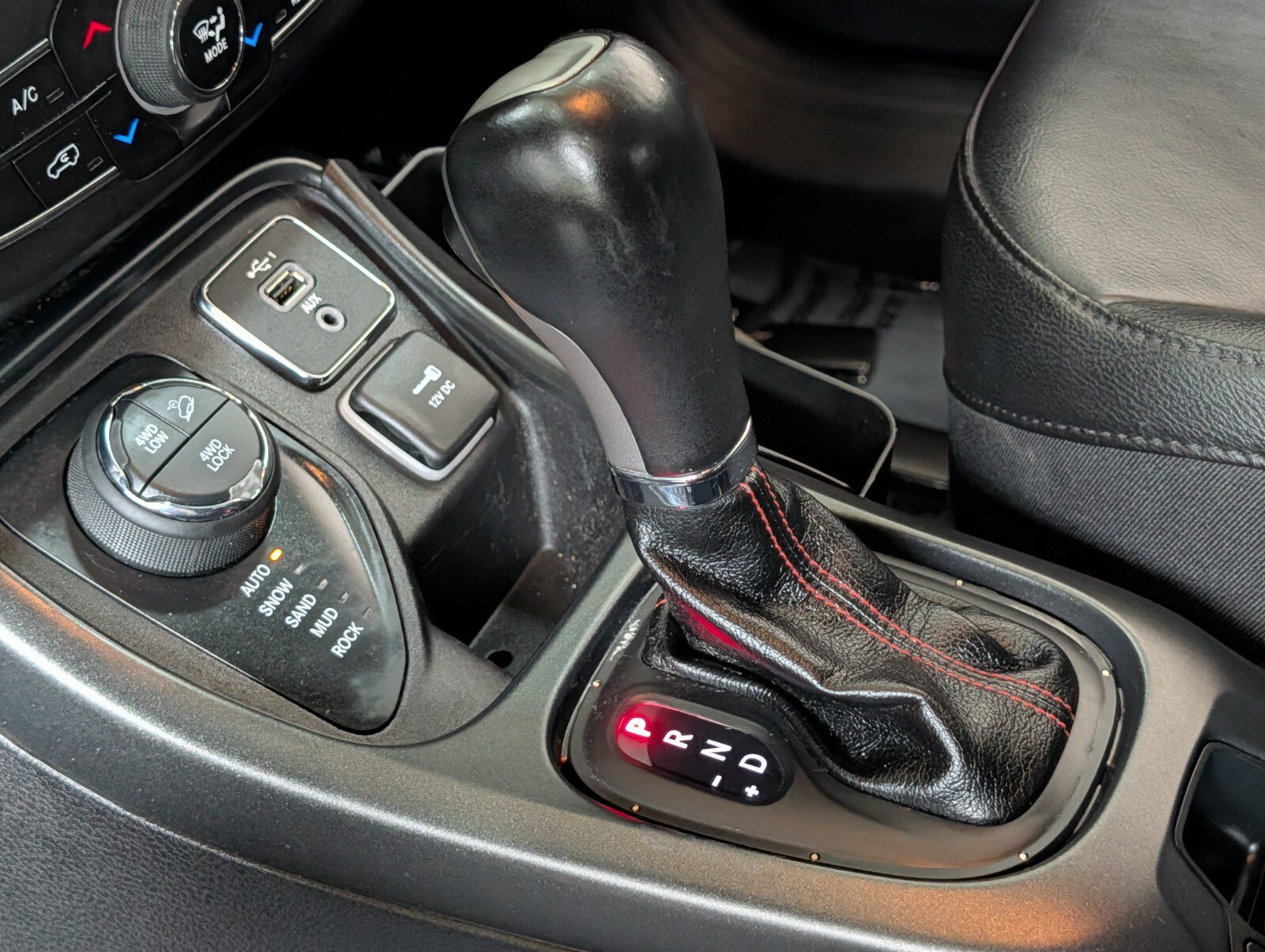 Used 2019 Jeep Compass Trailhawk AWD/4WD image 25