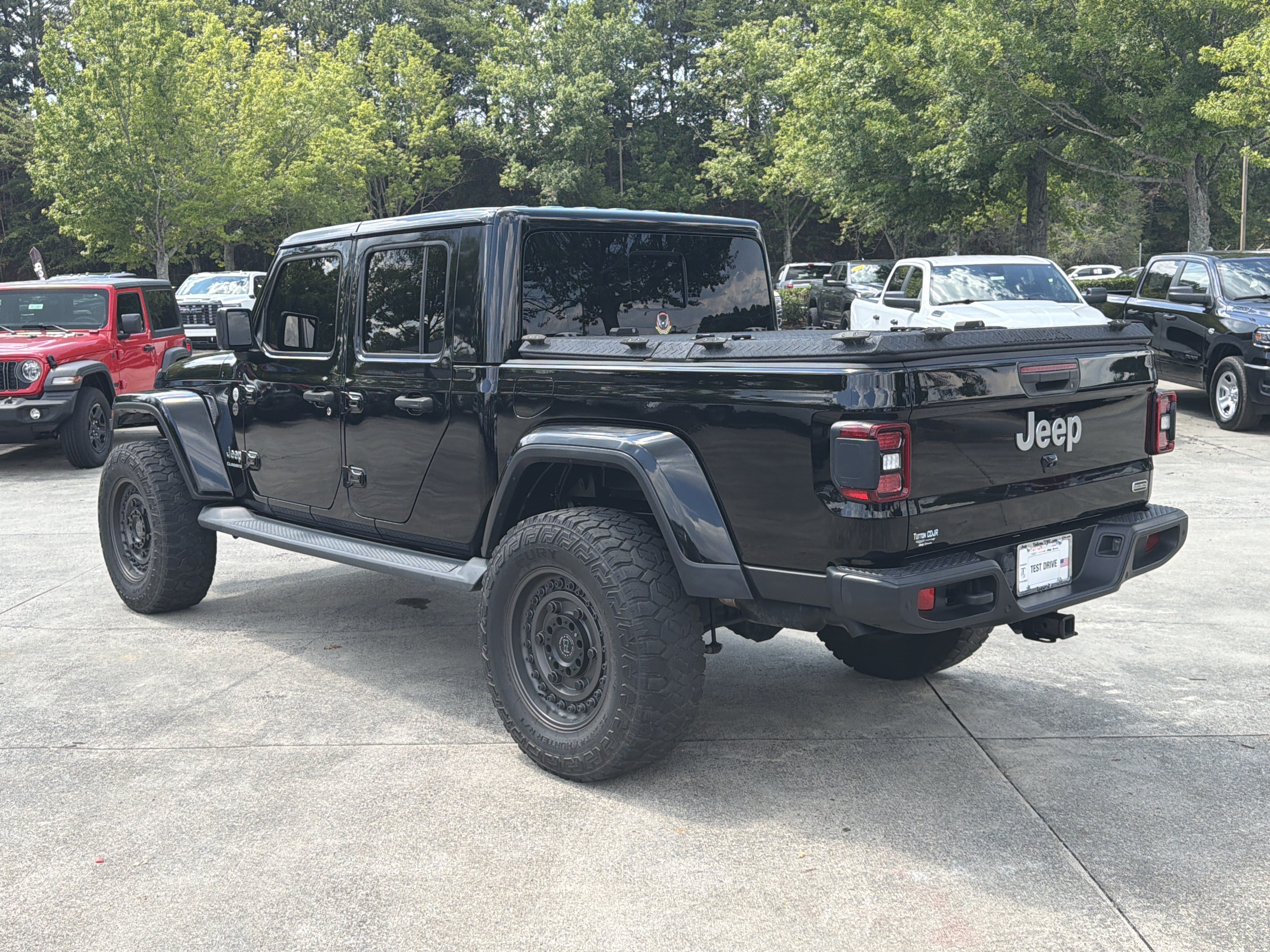 Used 2020 Jeep Gladiator Overland AWD/4WD image 5