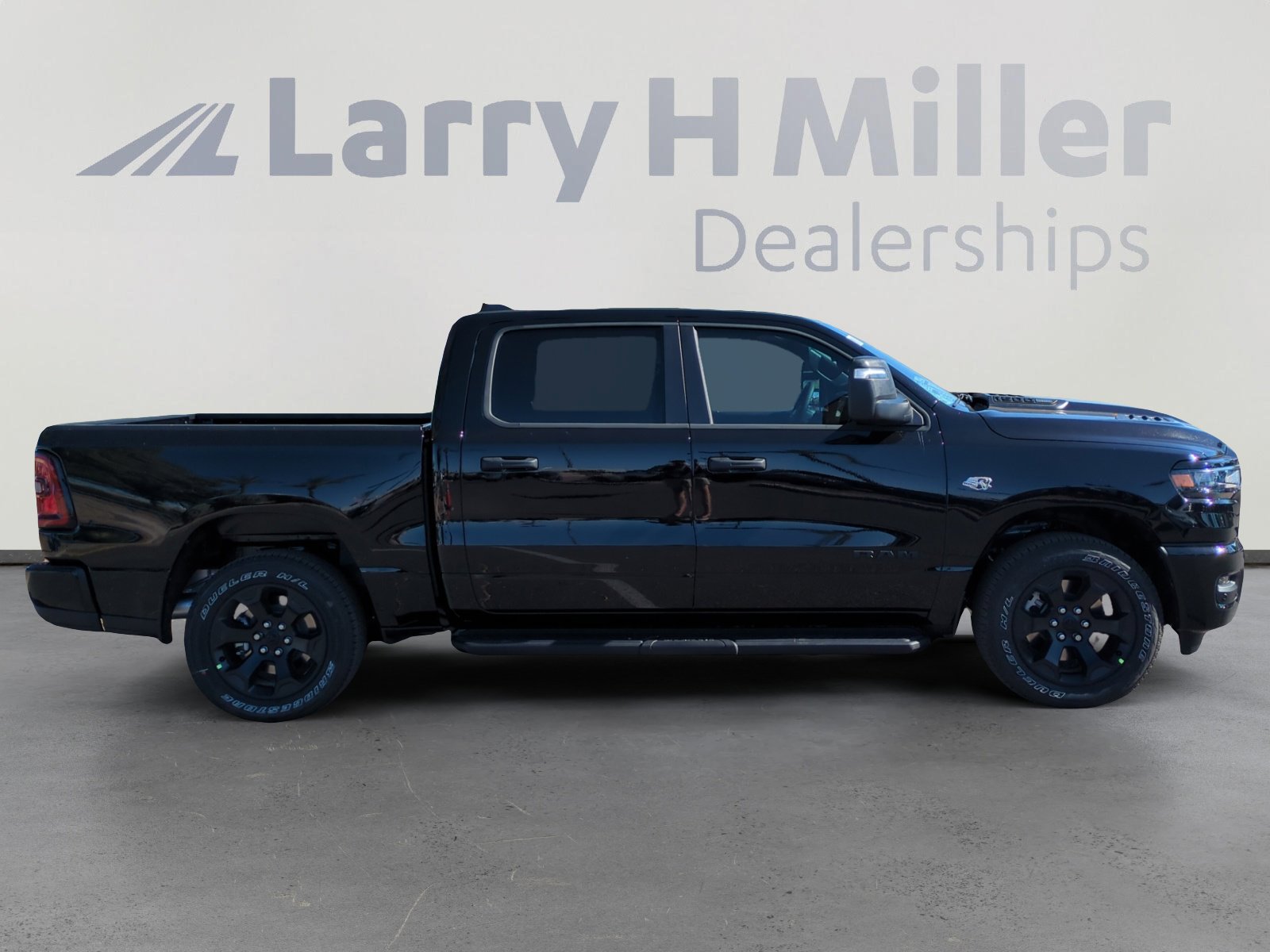New 2026 RAM 1500 Express AWD/4WD image 6
